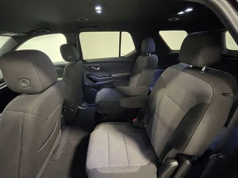 Used 2023 Chevrolet Traverse LT w/ Rear Camera Mirror Package image 18