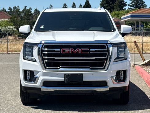Used 2023 GMC Yukon XL SLT AWD/4WD image 10