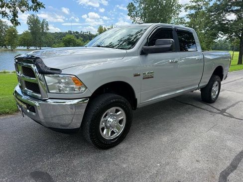 Used 2017 RAM 2500 SLT AWD/4WD image 3