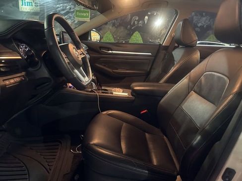 Used 2019 Nissan Altima 2.5 Platinum image 18