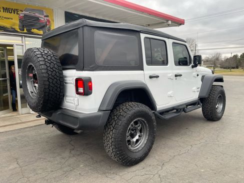 Used 2018 Jeep Wrangler Unlimited Sport S image 3