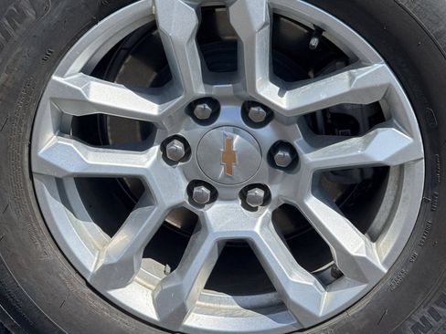 Used 2025 Chevrolet Tahoe LT AWD/4WD image 46