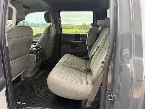 Used 2017 Ford F150 XLT AWD/4WD image 9