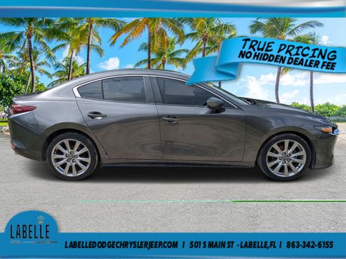 Used 2020 MAZDA MAZDA3 AWD Sedan w/ Preferred Package image 2