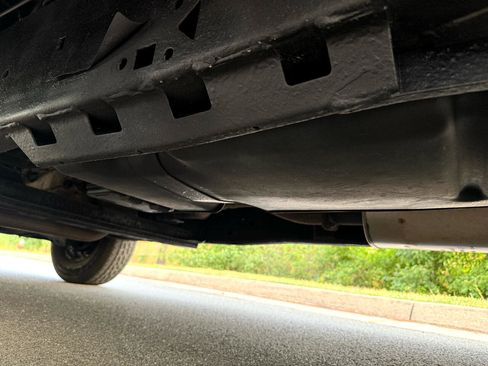 Used 2011 GMC Savana 3500 image 25