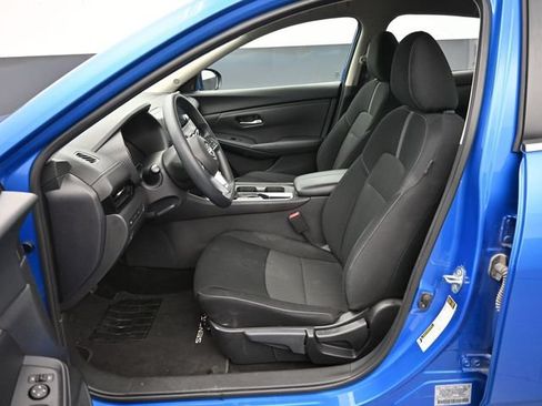 Used 2024 Nissan Sentra SV FWD image 33