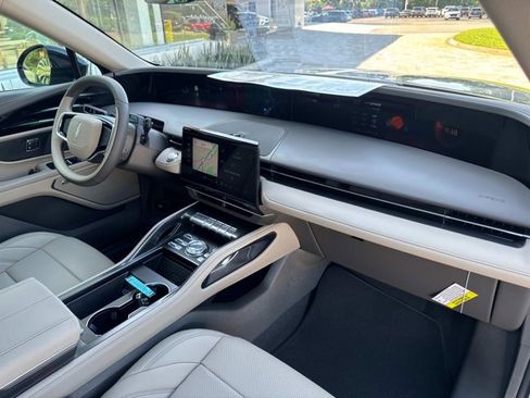 New 2025 Lincoln Nautilus Premier w/ Equipment Group 102A image 20