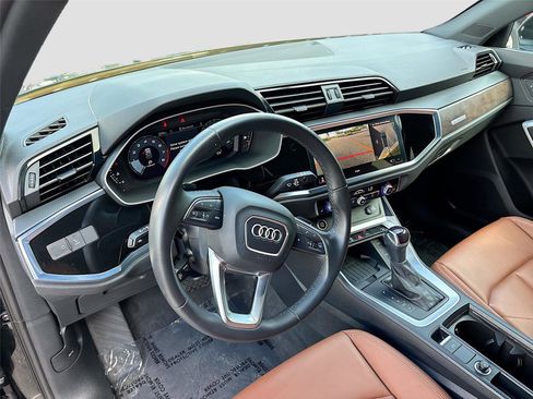 Used 2024 Audi Q3 2.0T Premium Plus image 9