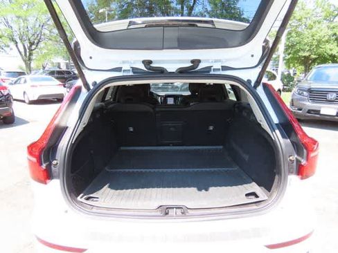 Used 2020 Volvo V60 T5 Cross Country w/ Protection Package Premier AWD/4WD image 10