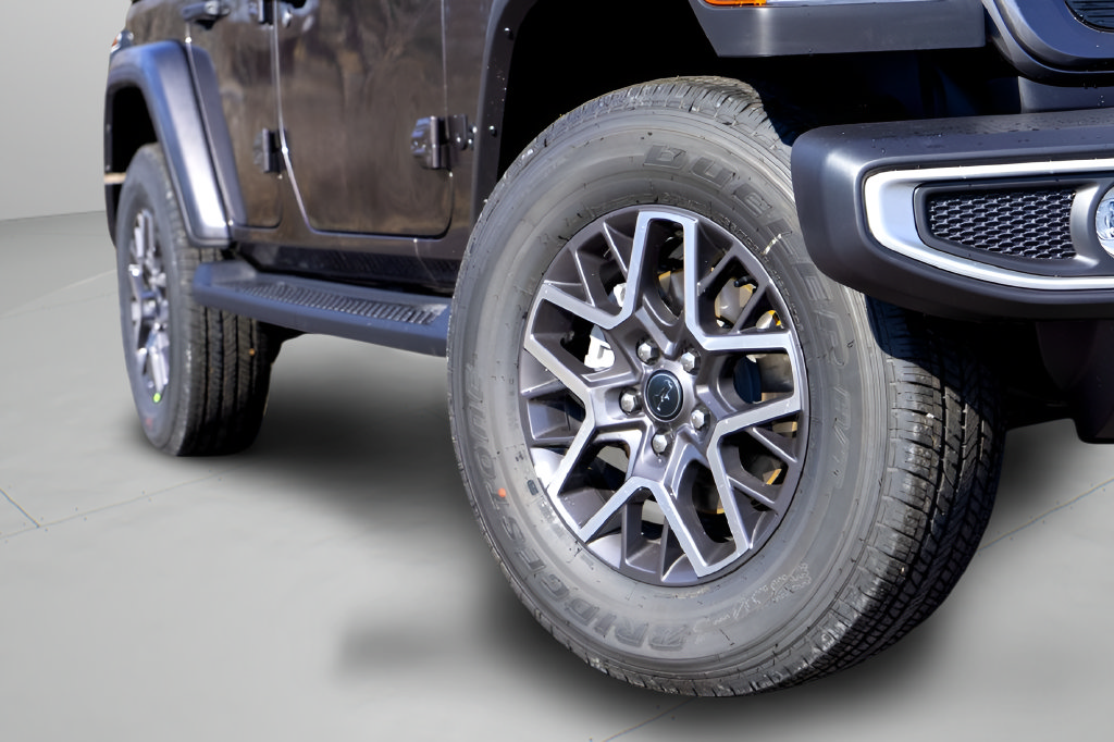 New 2026 Jeep Wrangler Unlimited Sahara AWD/4WD image 3