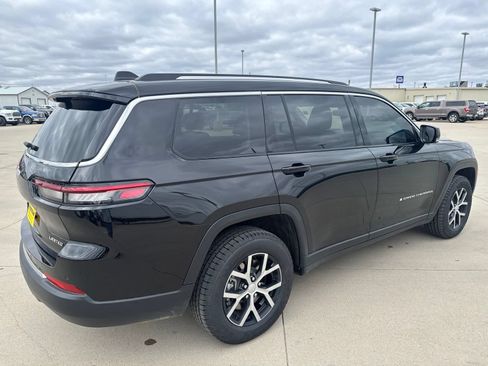 Used 2023 Jeep Grand Cherokee L Limited w/ Luxury Tech Group II AWD/4WD image 7