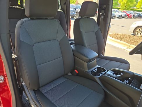 Used 2024 Chevrolet Colorado Trail Boss w/ Technology Package AWD/4WD image 10