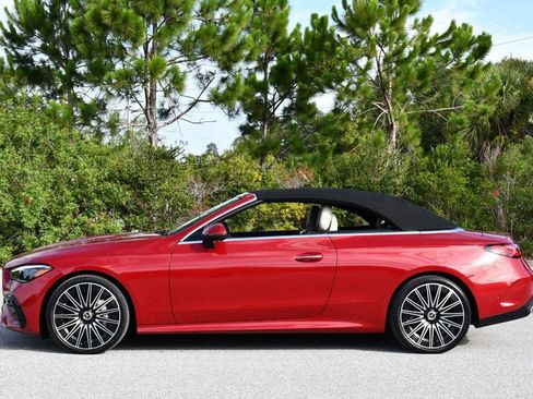 Used 2024 Mercedes-Benz CLE 300 4MATIC Cabriolet image 38