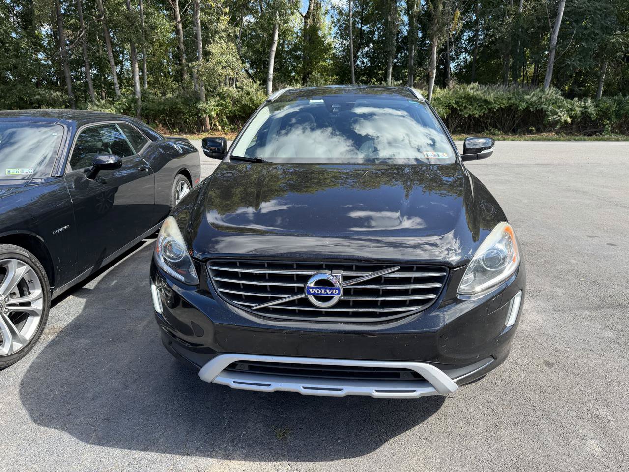 Used 2017 Volvo XC60 T6 Dynamic w/ Preferred Option Package AWD/4WD image 2