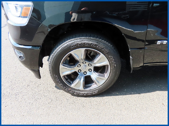Used 2023 RAM 1500 Laramie AWD/4WD image 4
