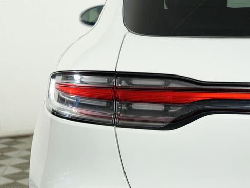 New 2026 Porsche Macan image 12