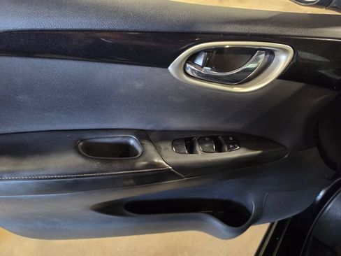 Used 2019 Nissan Sentra SV FWD image 6