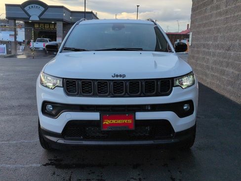 New 2026 Jeep Compass Latitude image 2