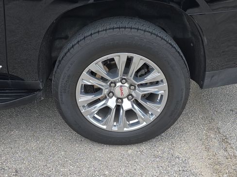 Used 2024 GMC Yukon XL Denali AWD/4WD image 30