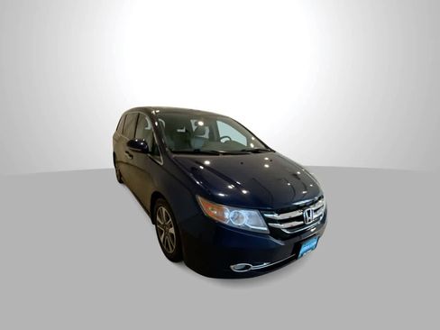 Used 2016 Honda Odyssey Touring Elite image 2