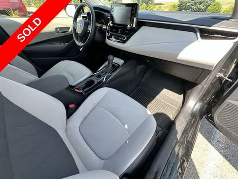 Used 2022 Toyota Corolla LE FWD image 17