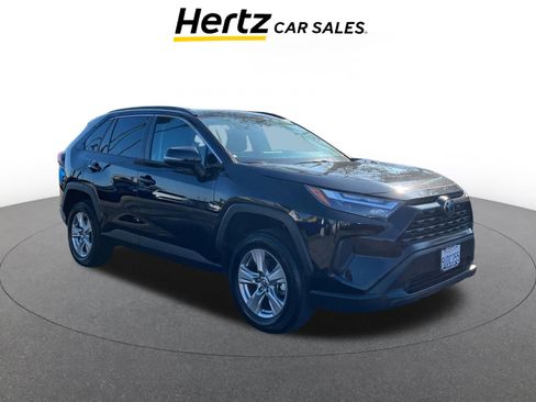 Used 2025 Toyota RAV4 XLE image 1