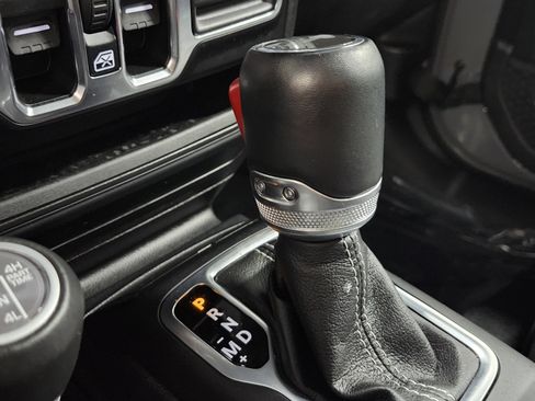 Used 2023 Jeep Wrangler Sahara image 35