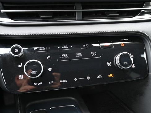 Used 2023 INFINITI QX60 Luxe w/ Performance Audio Package AWD/4WD image 32