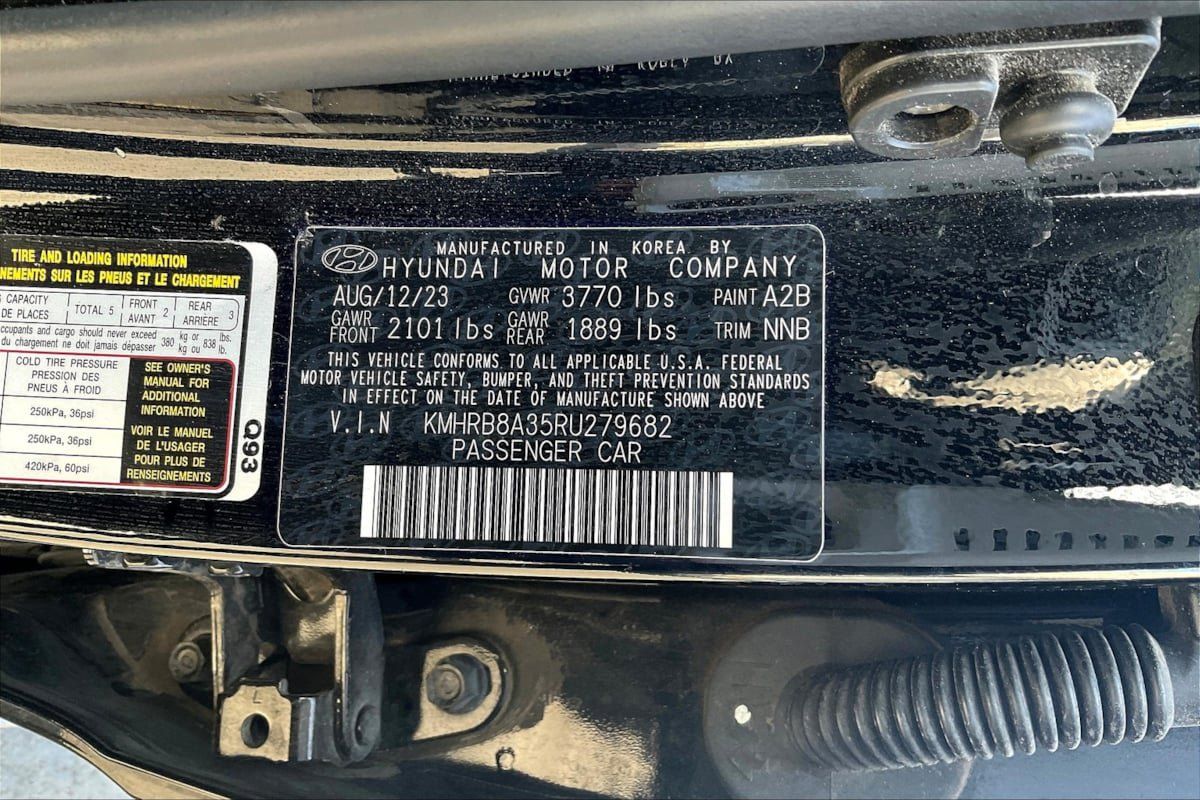 Used 2024 Hyundai Venue SE FWD image 33
