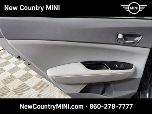 Used 2017 Kia Optima EX image 17