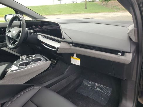 New 2025 Cadillac Optiq Sport 1 image 29