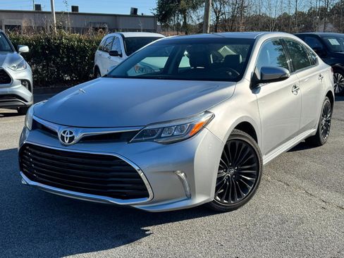 Used 2016 Toyota Avalon Touring image 3