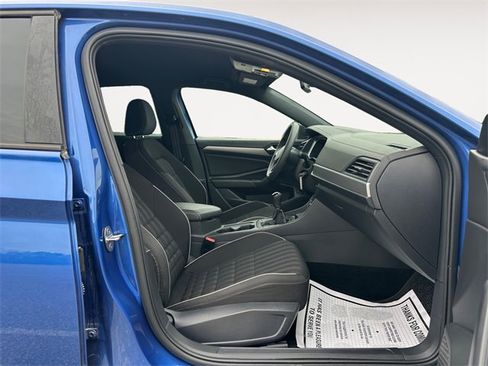 Used 2022 Volkswagen Jetta Sport image 15