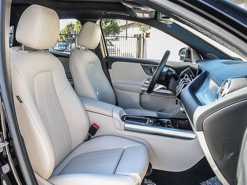 Used 2025 Mercedes-Benz GLA 250 4MATIC image 19