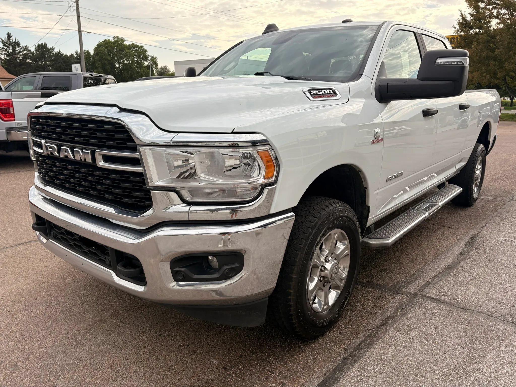 Used 2024 RAM 2500 Big Horn w/ Off Road Package AWD/4WD image 4