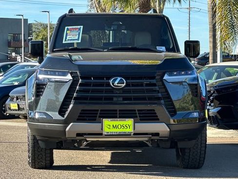 Used 2025 Lexus GX 550 image 10