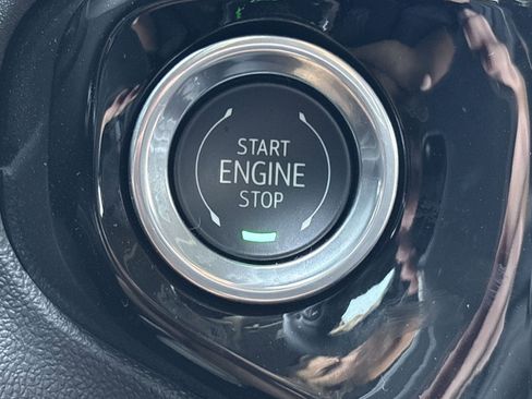 New 2025 GMC Sierra 1500 SLE w/ Preferred Package image 17