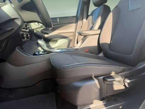 Used 2025 Buick Encore GX Preferred FWD image 9