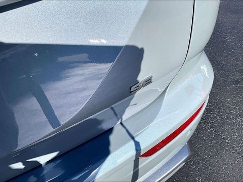 New 2026 Mitsubishi Outlander SE image 9