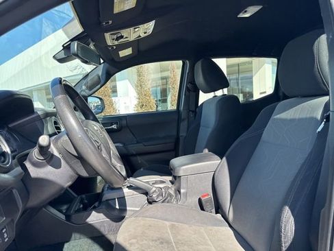 Used 2021 Toyota Tacoma TRD Off-Road w/ Technology Package image 13