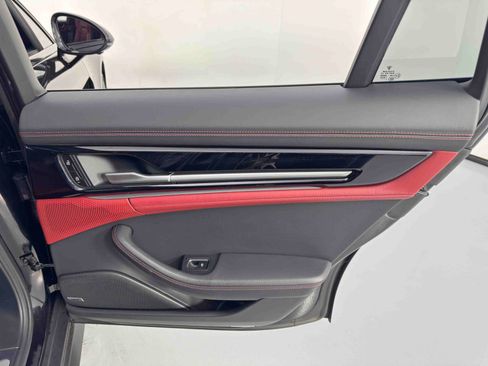 Used 2024 Porsche Panamera image 47