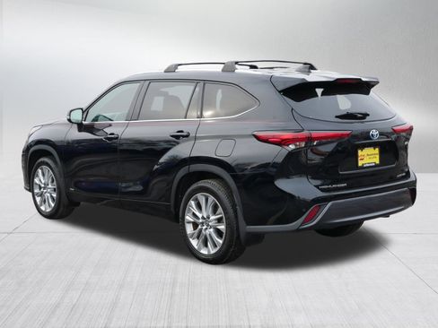 Used 2022 Toyota Highlander Limited image 5