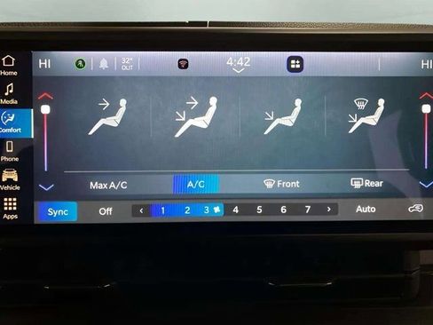 Used 2024 Jeep Wrangler Unlimited image 37