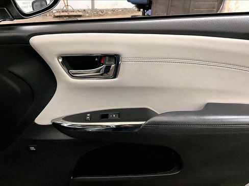 Used 2017 Toyota Avalon Limited w/ All Weather Liner Package image 23