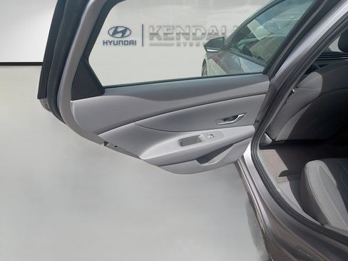 Used 2024 Hyundai Elantra SEL FWD image 22