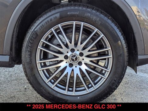 Certified 2025 Mercedes-Benz GLC 300 4MATIC image 31