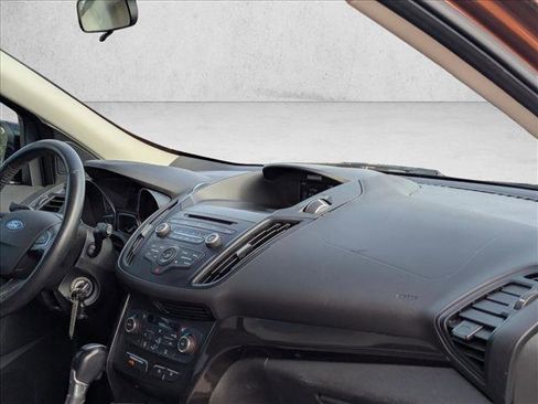 Used 2017 Ford Escape SE w/ SE Sport Appearance Package image 22