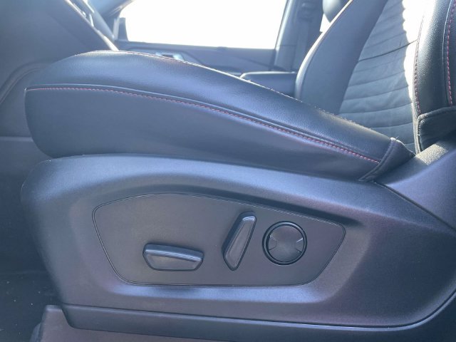 Used 2025 Ford Explorer ST-Line w/ ST-Line Street Pack AWD/4WD image 20