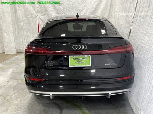 Used 2021 Audi e-tron Premium Plus image 20