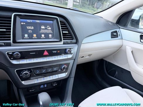 Used 2018 Hyundai Sonata SE FWD image 13